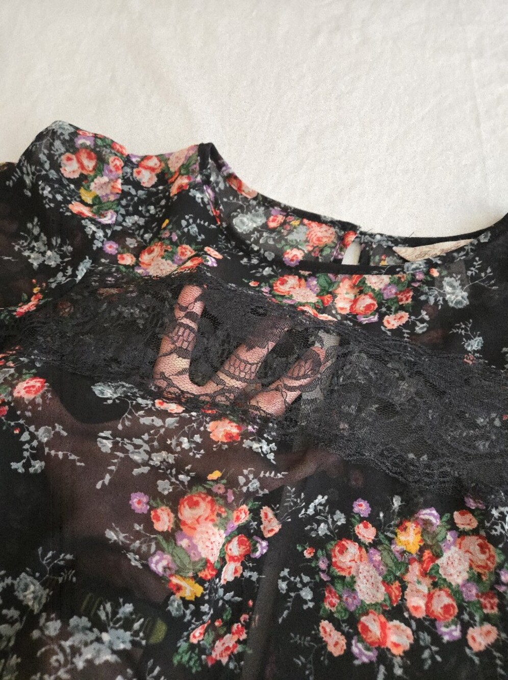 Fun & Flirt Black Sheer Floral Long-Sleeve Lace-Trim Cropped Blouse EB4 - Picture 3 of 9